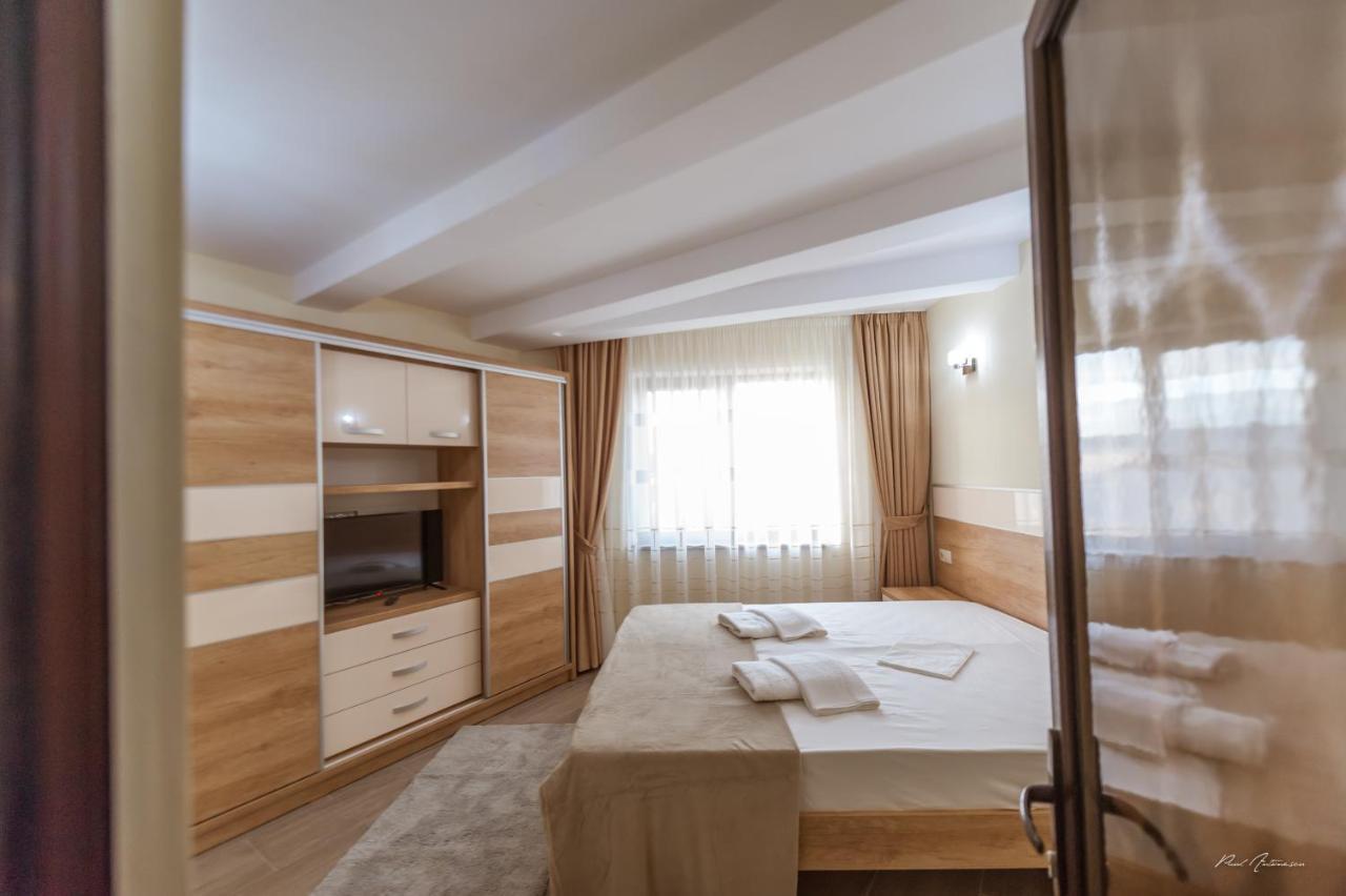 Luxury Desing Apartment Piteşti Kültér fotó