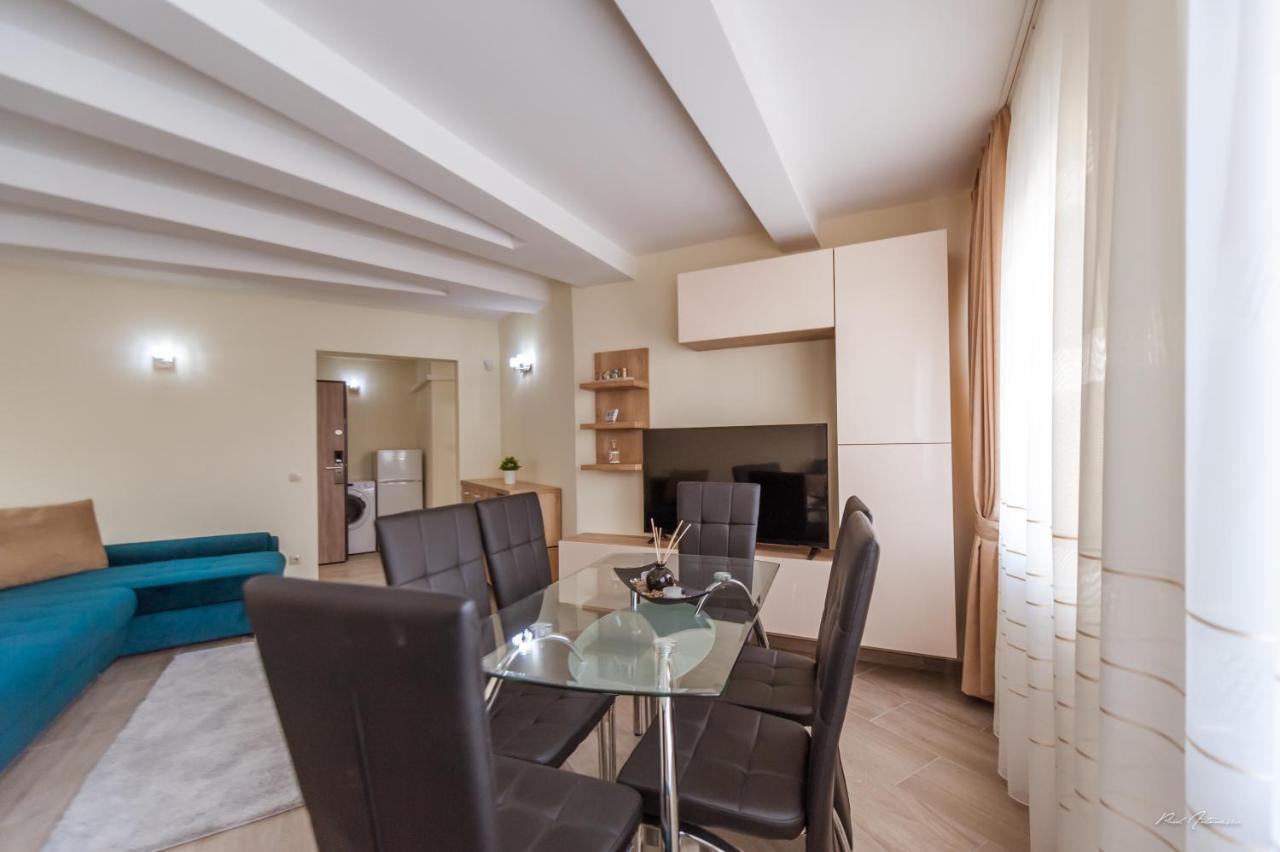 Luxury Desing Apartment Piteşti Kültér fotó