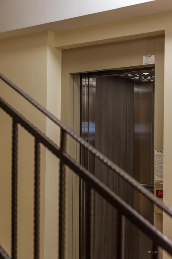 Luxury Desing Apartment Piteşti Kültér fotó