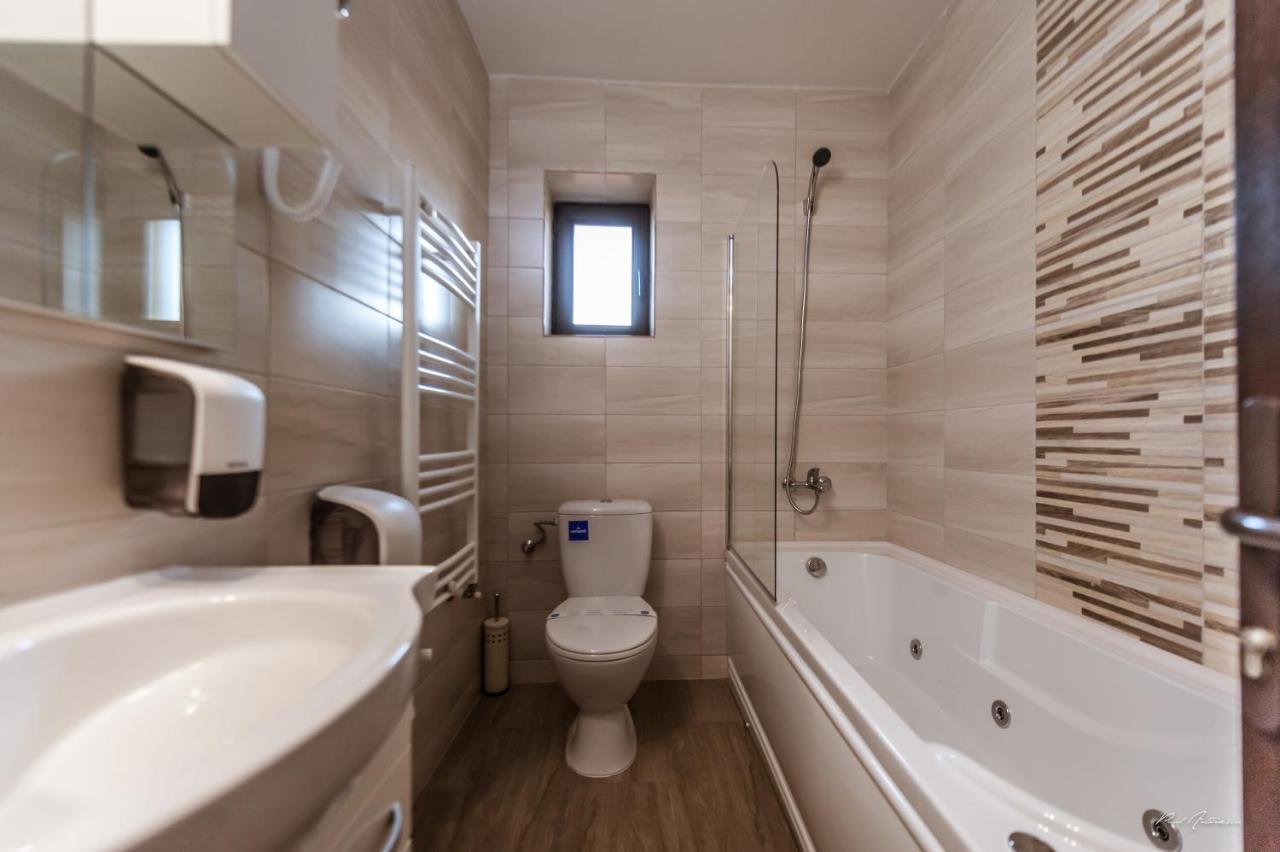Luxury Desing Apartment Piteşti Kültér fotó