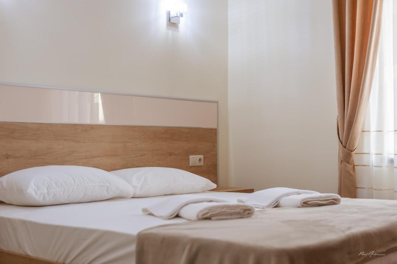 Luxury Desing Apartment Piteşti Kültér fotó